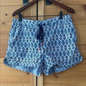 Vineyard Vines Blue Floral Women's Athletic Performance Shorts